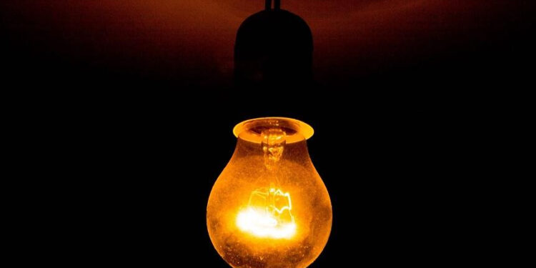 В Україні світло вимикатимуть за новою схемою: що варто знати прикарпатцям