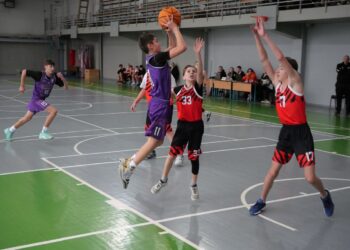 ВЮБЛ серед юнаків 2011 року: черкаська КДЮСШ-1 виграла тур в Чернівцях – Федерація баскетболу України