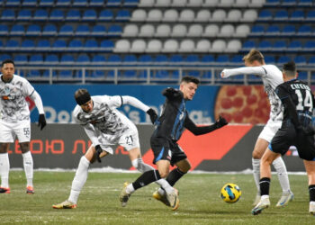 «Зоря» та «Чорноморець» в матчі між собою відзначилися великою кількістю повернень м’яча