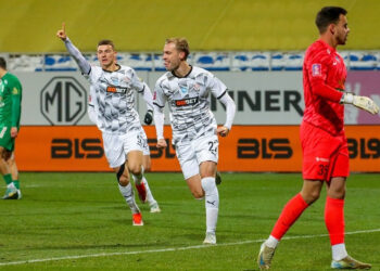 «Зоря» завершила програму 15-го туру вольовою перемогою над «Карпатами»