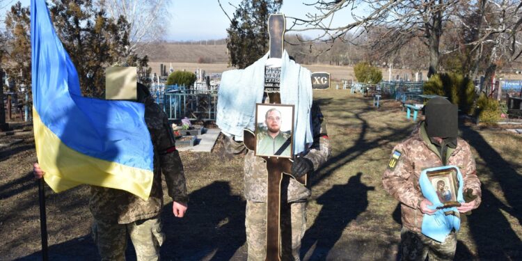 З військовим попрощались у селі Володимирівка Петрівської громади Кіровоградської області
