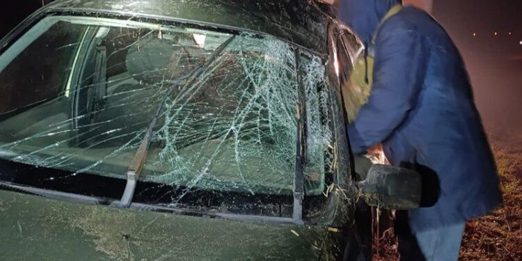 На Кіровоградщині водій напідпитку злетів у кювет і пив алкоголь після ДТП