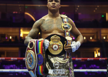 Британский супертяжеловес стал новым первым номером WBA, пояс которой принадлежит Усику – Спорт ):Бокс