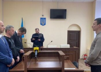 Депутата Львівської облради Доманського, який ховав долари в унітазі, відправили під домашній арешт