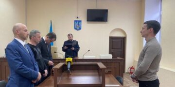 Депутата Львівської облради Доманського, який ховав долари в унітазі, відправили під домашній арешт