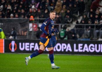 Довбик отыграл один тайм и не помог «Роме» спастись от «АЗ» в Лиге Европы