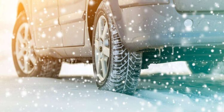 Як правильно керувати автомобілем взимку, аби знизити ризик утворення ДТП | |