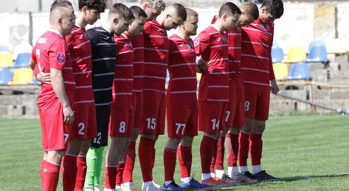 Клуб Другої ліги залишило одинадцятеро футболістів