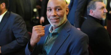 Леннокс Льюис рассказал, кто бы победил в его бою с Усиком – Спорт ):Бокс