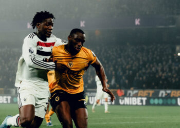 «Манчестер Юнайтед» проиграл «Вулверхэмптону» в АПЛ, приблизившись к «зоне вылета»