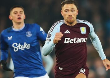 Миколенко проявил себя перед новым тренером, но «Эвертон» уступил «Астон Вилле» в очередном туре АПЛ