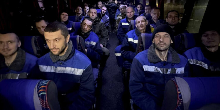 Морпіх з Бердянська повернувся з полону – історія родини | Новости Запорожья