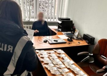 На Львівщині затримали посадовців міськради, які організували систему “відкатів”