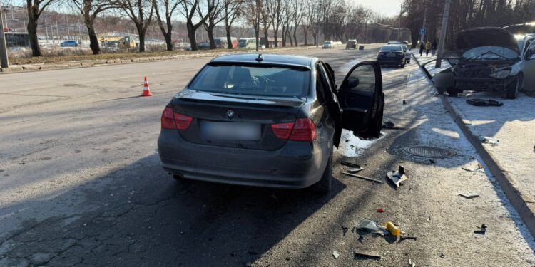 На Захисників Маріуполя у ДТП постраждали шість людей: деталі від поліції