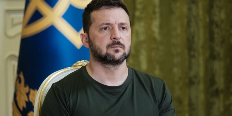 Опитування показало, скільки мешканців західних областей довіряють Зеленському