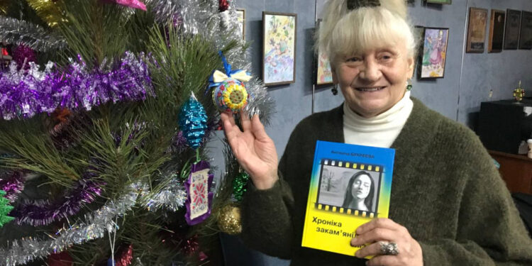 Переселенка з окупованої Якимівки видала емоційну книгу – про що вона  | Новости Запорожья