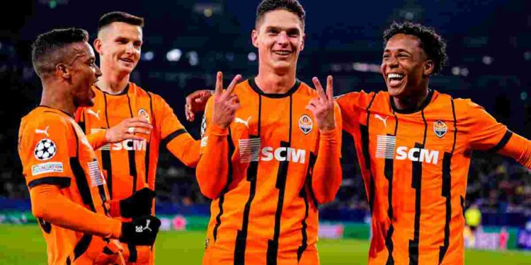 «Шахтер» уверенно обыграл «Брест» и продолжает бороться за выход в плей-офф Лиги чемпионов