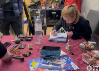 Скандал з “мажорами”, які перекривали дорогу у Києві: поліція показала відео з обшуків