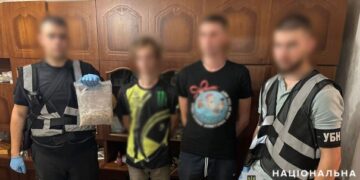 Солодощі за півмільйона гривень: київським наркодилерам загрожує до 10 років тюрми