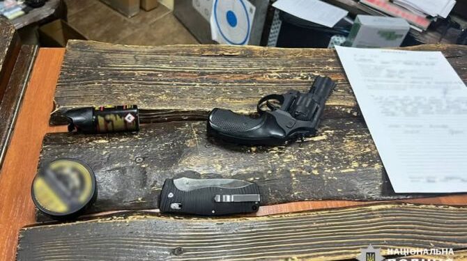 Стрілянина у магазині в Черкасах: відвідувачка з пістолетом налякала людей, але була затримана — Новини Черкащіни