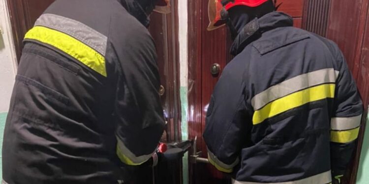 Тіло 74-річного чоловіка знайшли в квартирі у Тернополі