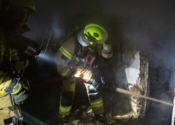 У Києві під час пожежі евакуювали дев’ятьох людей