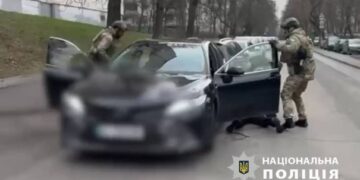 У Києві затримали рекетирів, які вимагали з лікаря неіснуючий борг