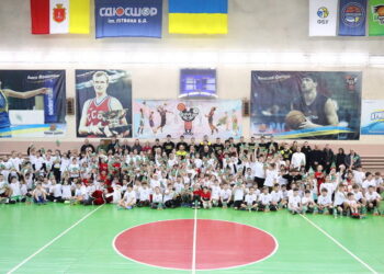 У Миколаєві, Одесі та Ужгороді пройшли Новорічні свята баскетболу – Федерація баскетболу України