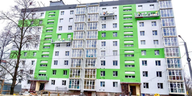 У Запоріжжі триває відбудова багатоповерхівки на вулиці Зестафонській, 8 – на якому етапі роботи | Новости Запорожья