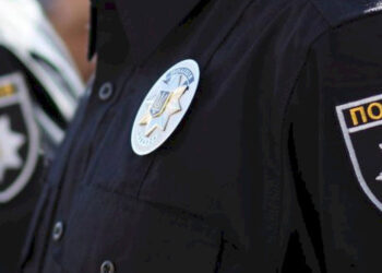 У Запоріжжі завдяки небайдужому громадянину патрульні допомогли розгубленій пенсіонерці повернутися додому | Новости Запорожья