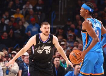 Українці за кордоном: Михайлюк та Лень зіграли в НБА, Скапінцев оформив дабл-дабл в G-Лізі – Федерація баскетболу України