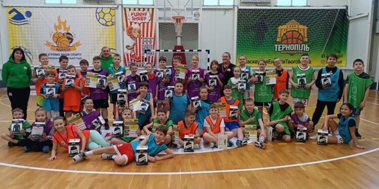 В Тернополі та Києві провели святкові тренування з баскетболу – Федерація баскетболу України