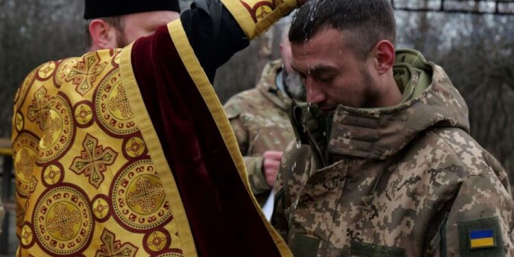 Військовий з Тернопільщини прийняв таїнство хрещення на передовій (фото) | Терміново новини Тернополя