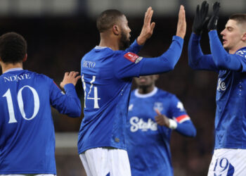 Виталий Миколенко помог «Эвертону» пробиться в 1/16 финала Кубка Англии