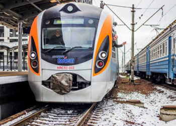 Забудьте про варені яйця та курку – у запорізькому поїзді тестують меню від відомого шеф-кухаря | Новости Запорожья