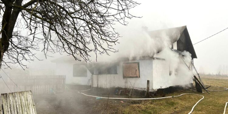 Загинули двоє дітей: поліція повідомила деталі трагічної пожежі на Рівненщині