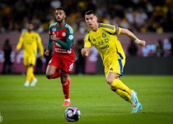 «Аль-Наср» в безумной перестрелке с 5 мячами проиграл «Аль-Иттифаку»