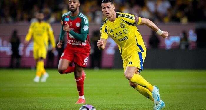 «Аль-Наср» в безумной перестрелке с 5 мячами проиграл «Аль-Иттифаку»