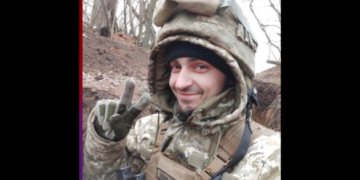Більше року вважався безвісти зниклим: на Тальнівщині в останню дорогу проведуть полеглого матроса