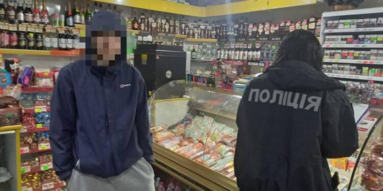 До відповідальності притягнули продавчиню за продаж алкоголю неповнолітньому —Хмельнитчина