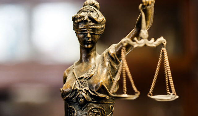 Домашній арешт за хабар: в Івано-Франківську викрили корупційну схему