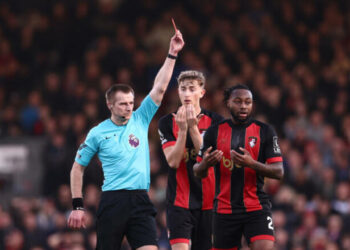 Илья Забарный впервые в карьере получил красную карточку в матче АПЛ