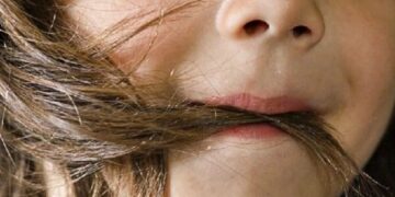 Лікарі дістали із кишківника 15-річної дівчини кілограм волосся