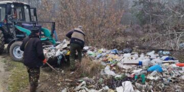 На Канівщині ліквідували стихійне сміттєзвалище