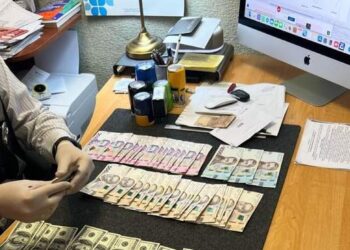 На Миколаївщині чиновника викрили на хабарі в робочому кабінеті :: Інтент :: Суспільно-політичне видання:: Регіональна мережа якісної журналістики