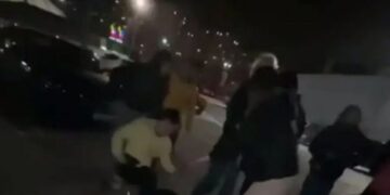 На парковці ТРЦ у Києві побилися 16 та 19-річна подруги: поліція їх розшукала