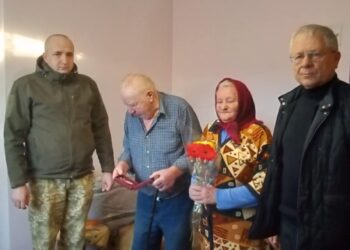 На Рівненщині рідним загиблих на війні Героїв вручили їхні ордени посмертно