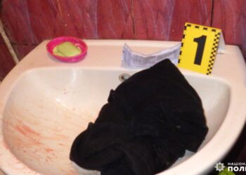 На Рівненщині тесть ледь не вбив зятя ножем