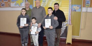 Наколядували 25 тисяч на генератор для ЗСУ: на Звенигородщині відзначили трьох маленьких волонтерів