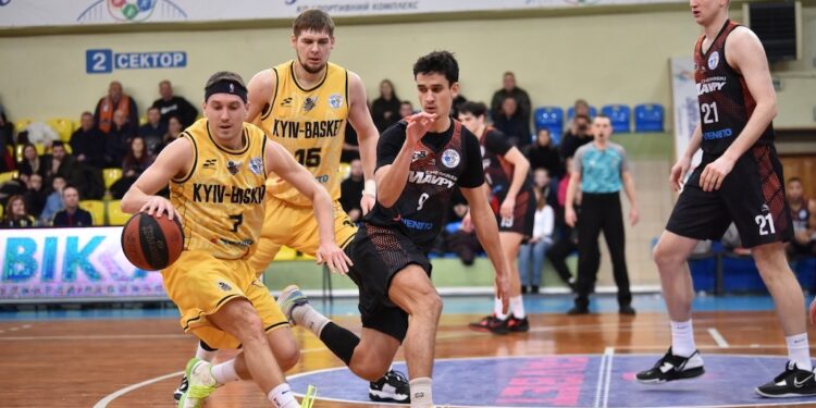 Напружений матч Київ-Баскета та Мавп у Черкасах: фотогалерея – Федерація баскетболу України